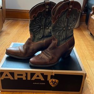 Ariat daisy cowgirl boot